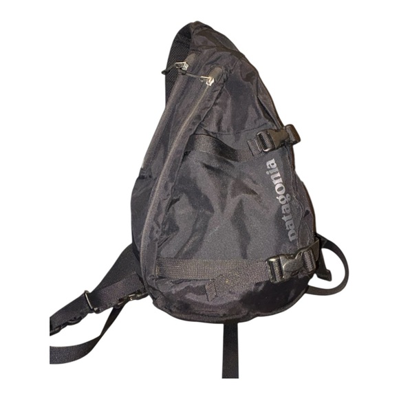 Patagonia Black Atom Sling Backpack Nylon Crossbody Pack AR41